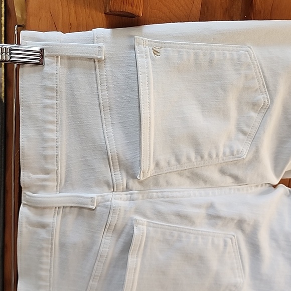 EUC Madewell: 10" High-Rise Skinny Crop Button-Fly Jeans, Pure White, Size 26 - Picture 6 of 12